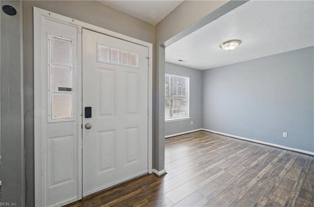 609 McLaw Drive, Newport News, VA 23608 609 McLaw Drive, Newport News, VA 23608