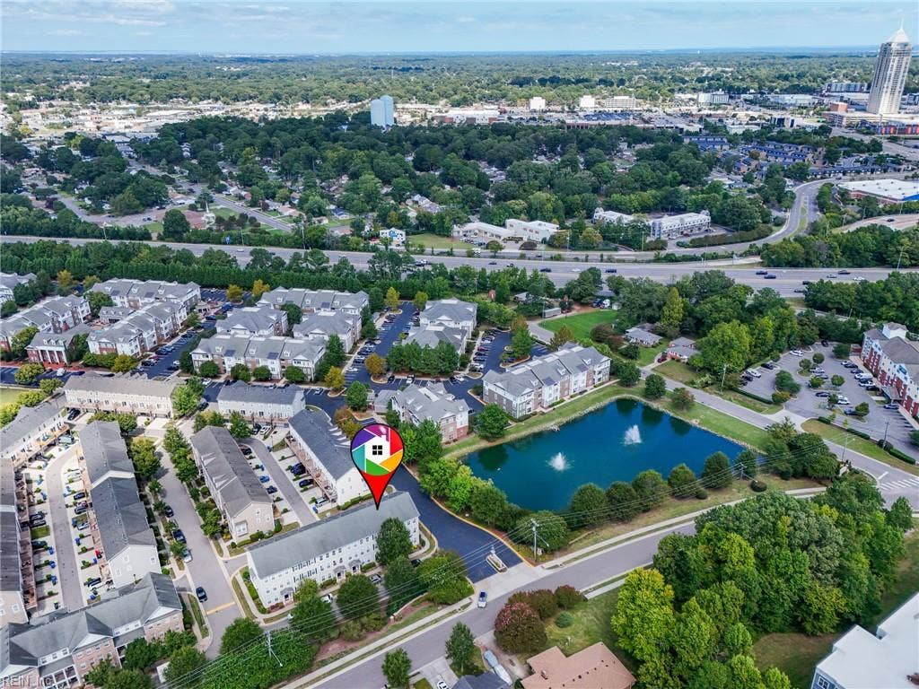 4804 Almandine Avenue, Virginia Beach, VA 23462 PERFECT LOCATION IN VIRGINIA BEACH! CLOSE TO TOWN CENTER SHOPPING!