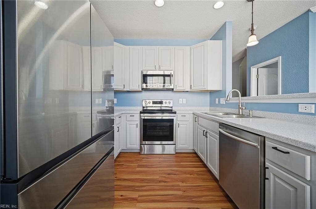 4804 Almandine Avenue, Virginia Beach, VA 23462 SAMSUNG FRIDGE WIFI CONNECTIVITY WITH APP. AUTO-REFILL WATER PITCHER, BUILT-IN WATER DISPENSER, FLEX TEMP DRAWER!