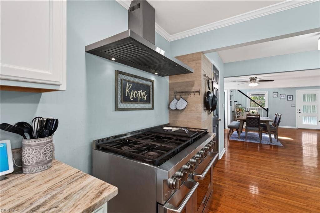 310 S Willard Avenue, Hampton, VA 23663