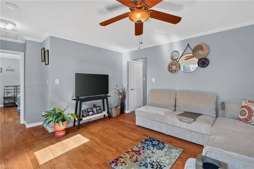 310 S Willard Avenue, Hampton, VA 23663