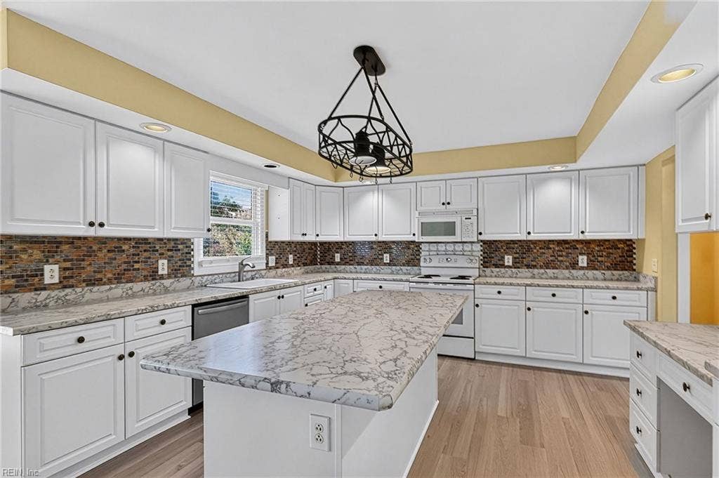 1705 Pilgrims Mews, Virginia Beach, VA 23455 1705 Pilgrims Mews, Virginia Beach, VA 23455