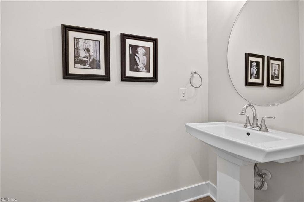 1008 Gadsby Lane, Williamsburg, VA 23185 1008 Gadsby Lane, Williamsburg, VA 23185