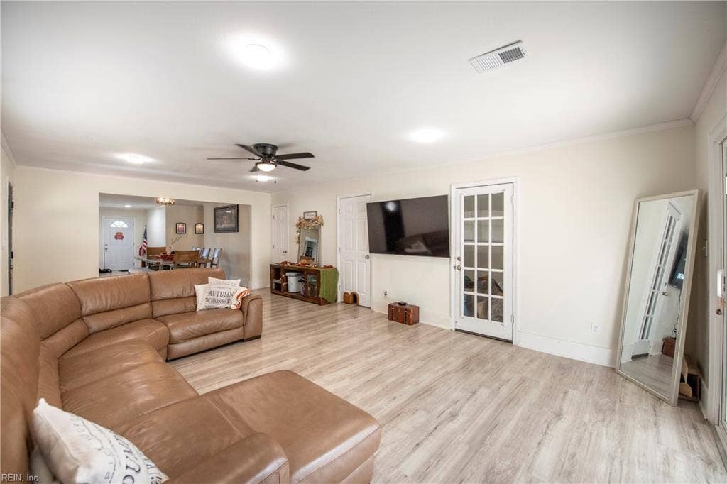 1049 Norwich Ave Avenue, Virginia Beach, VA 23455 1049 Norwich Ave Avenue, Virginia Beach, VA 23455