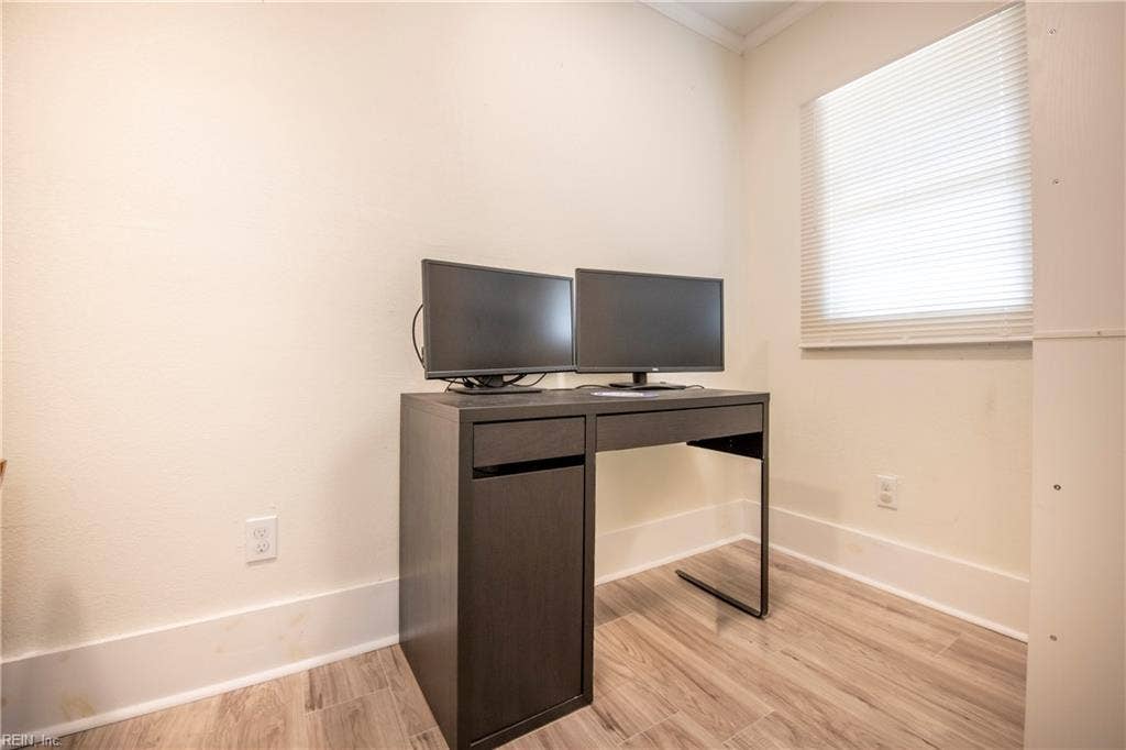 1049 Norwich Ave Avenue, Virginia Beach, VA 23455 Seperate Office off of Living Room