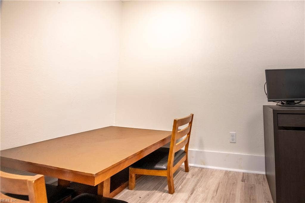 1049 Norwich Ave Avenue, Virginia Beach, VA 23455 1049 Norwich Ave Avenue, Virginia Beach, VA 23455