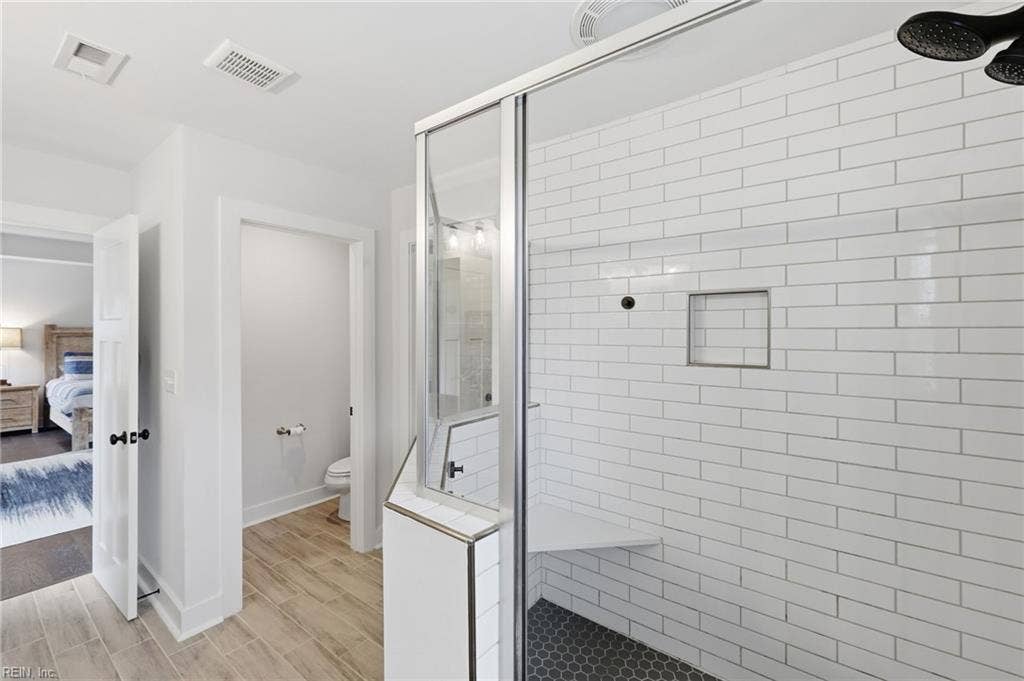 2793 Atwoodtown Road, Ashby's Bridge, Virginia Beach, VA 23456 2nd floor Primary bath