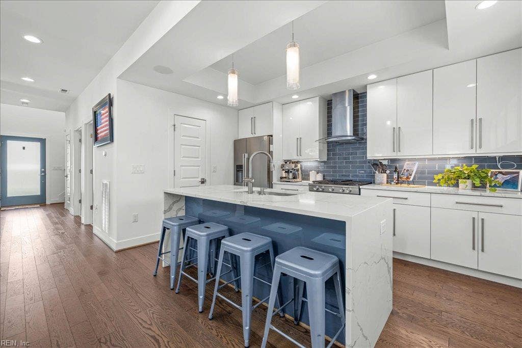 19 Brough Lane, Hampton, VA 23669 19 Brough Lane, Hampton, VA 23669