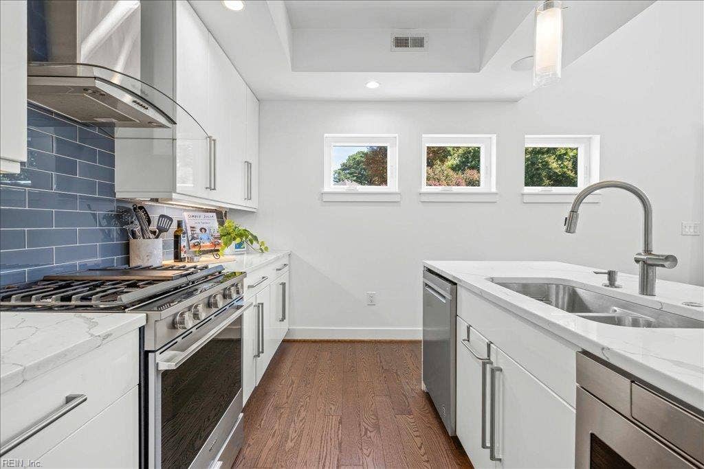 19 Brough Lane, Hampton, VA 23669 19 Brough Lane, Hampton, VA 23669