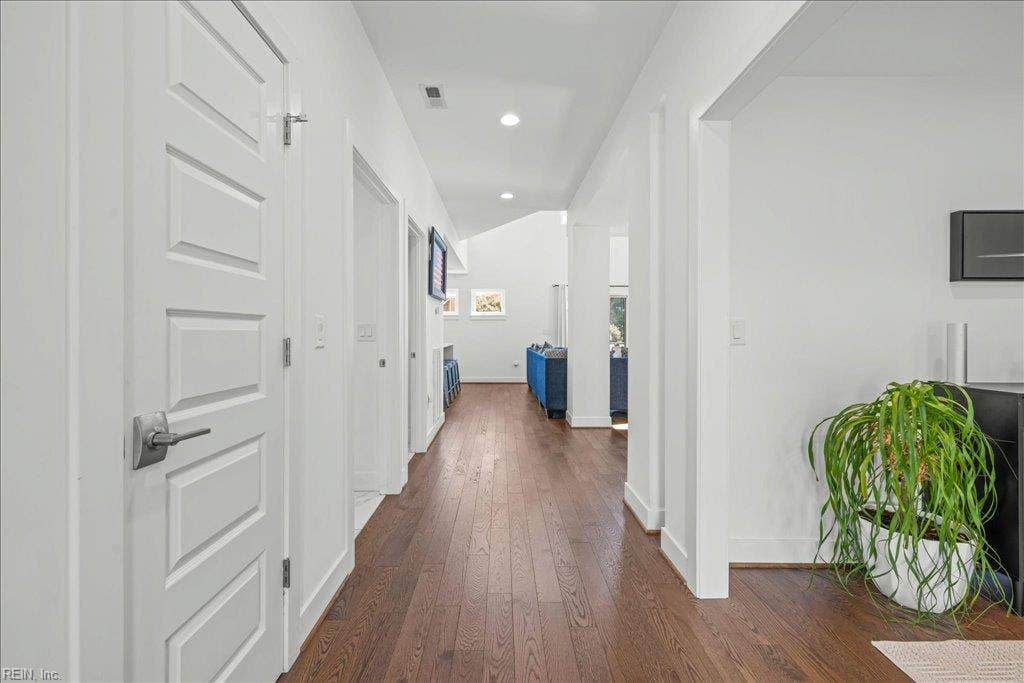 19 Brough Lane, Hampton, VA 23669 19 Brough Lane, Hampton, VA 23669