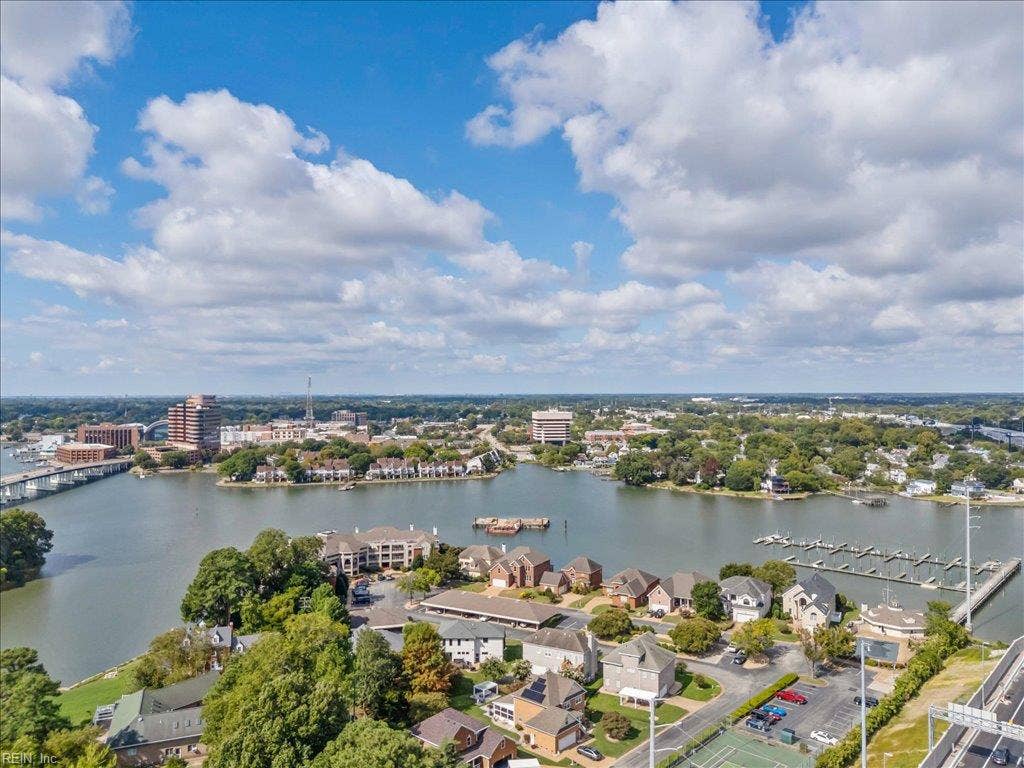19 Brough Lane, Hampton, VA 23669 19 Brough Lane, Hampton, VA 23669