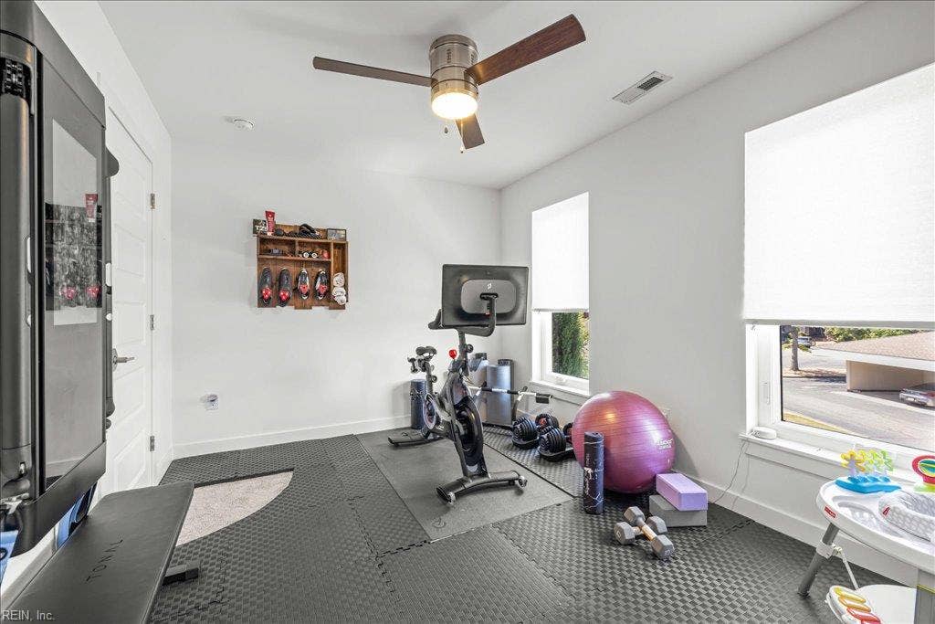 19 Brough Lane, Hampton, VA 23669 19 Brough Lane, Hampton, VA 23669