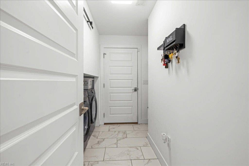 19 Brough Lane, Hampton, VA 23669 19 Brough Lane, Hampton, VA 23669