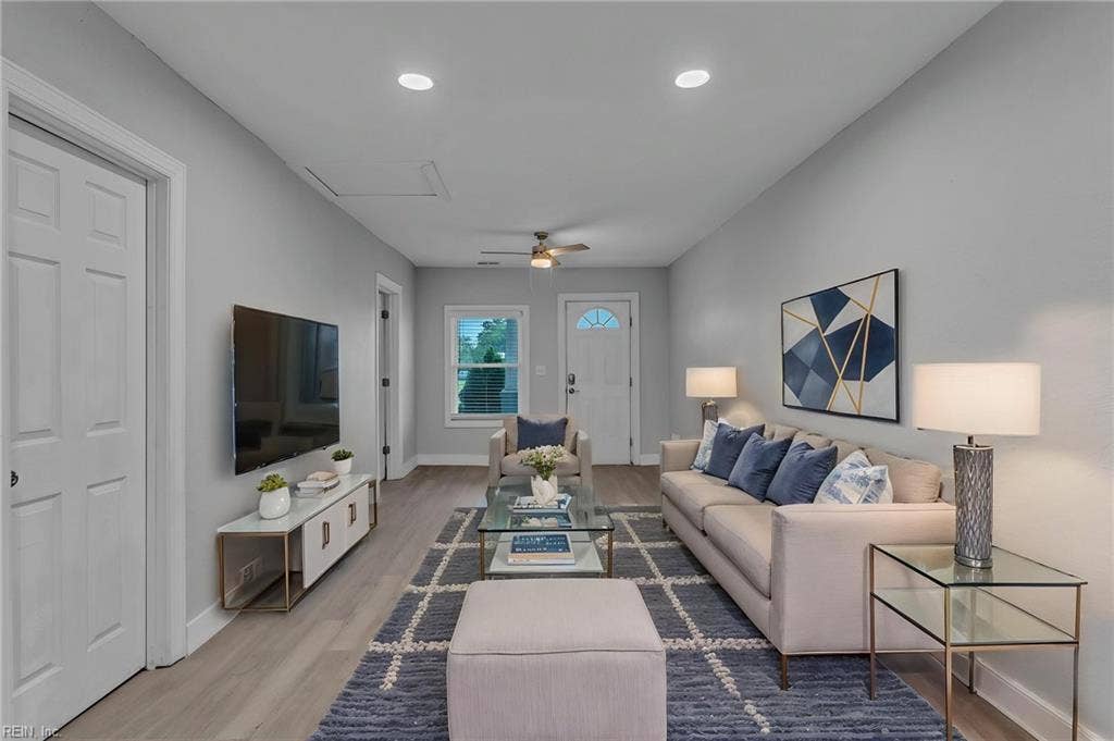 2113 Vincent Avenue, Norfolk, VA 23504 Contains Virtual Staging
