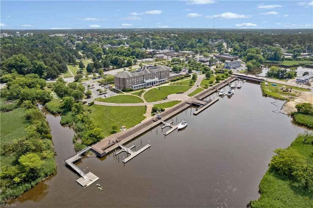 Downtown Suffolk