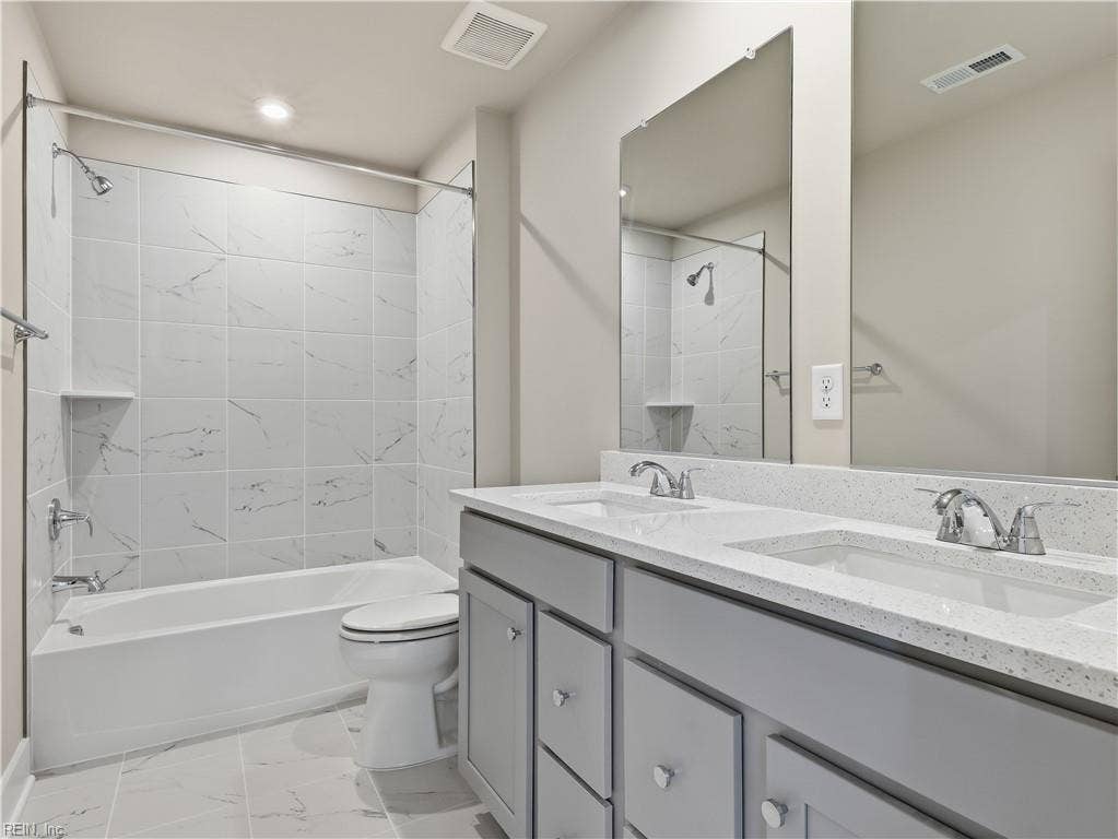 2110 Wentworth Crossing, Mallory Pointe, Smithfield, VA 23430 Upstairs Hall Bath