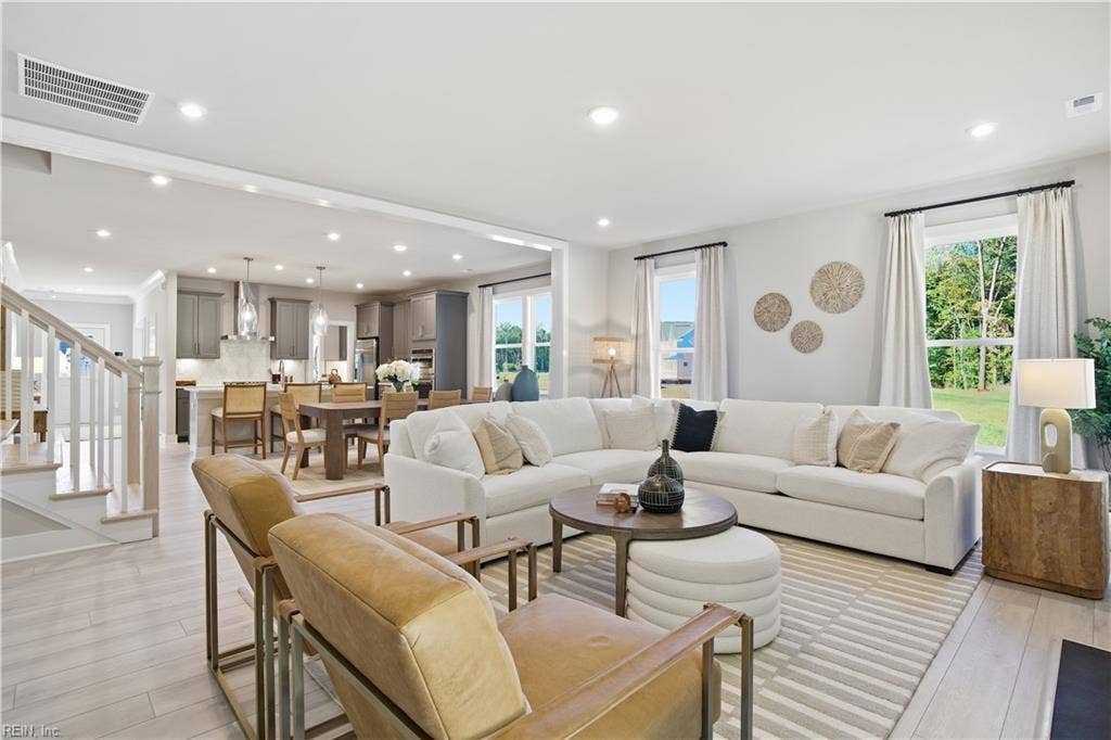 124 Getty Road, River Highlands, Suffolk, VA 23434 *Photo of Similar Decorated Model* Family Room