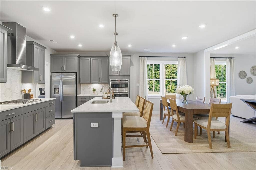 124 Getty Road, River Highlands, Suffolk, VA 23434 *Photo of Similar Decorated Model* Kitchen & Dining