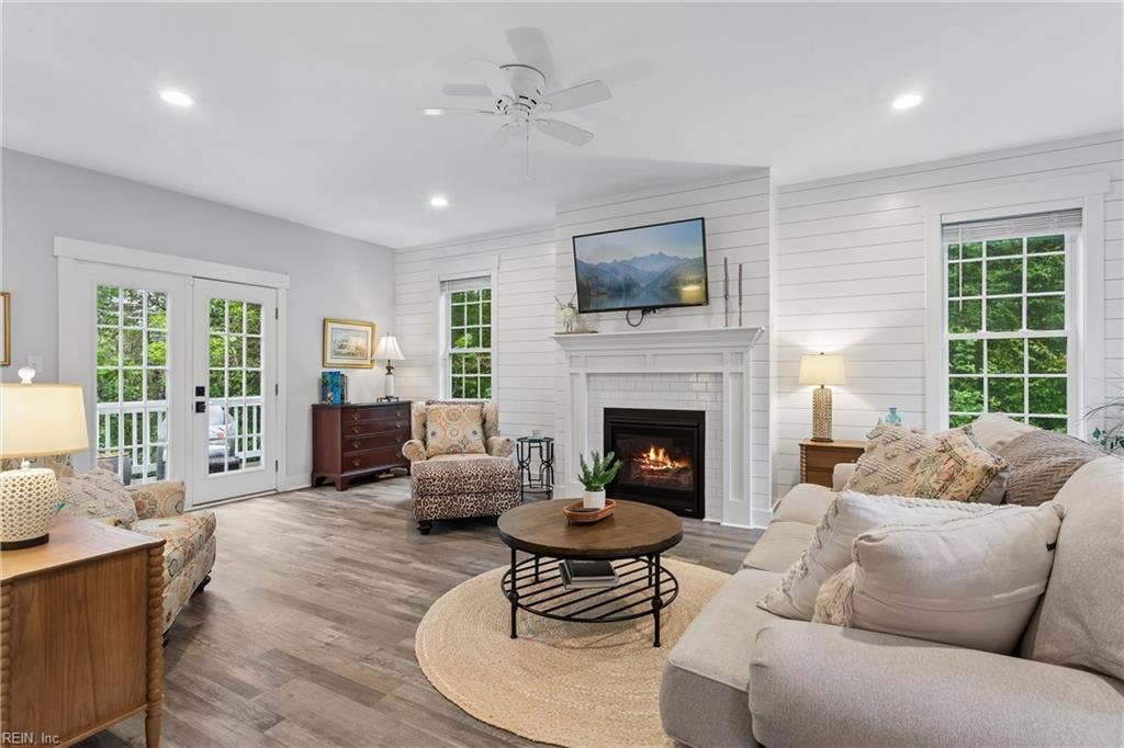 9927 E Cork Road, Toano, VA 23168 9927 E Cork Road, Toano, VA 23168