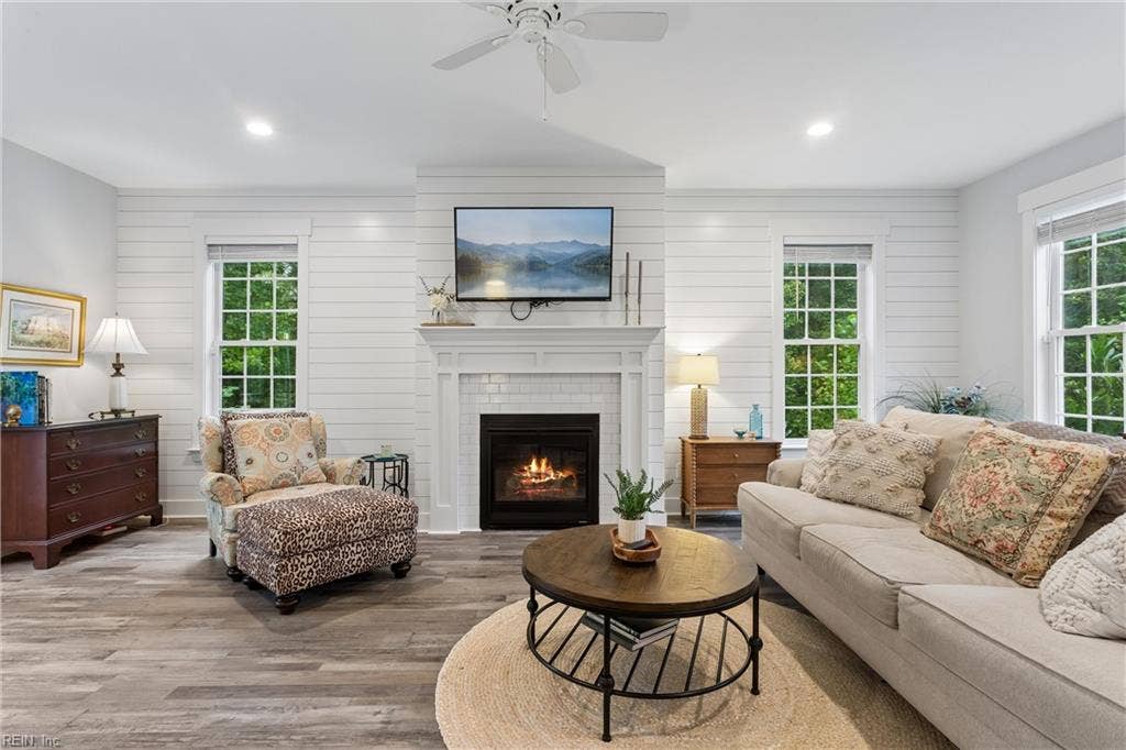 9927 E Cork Road, Toano, VA 23168 9927 E Cork Road, Toano, VA 23168