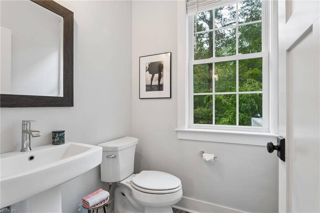 9927 E Cork Road, Toano, VA 23168 9927 E Cork Road, Toano, VA 23168