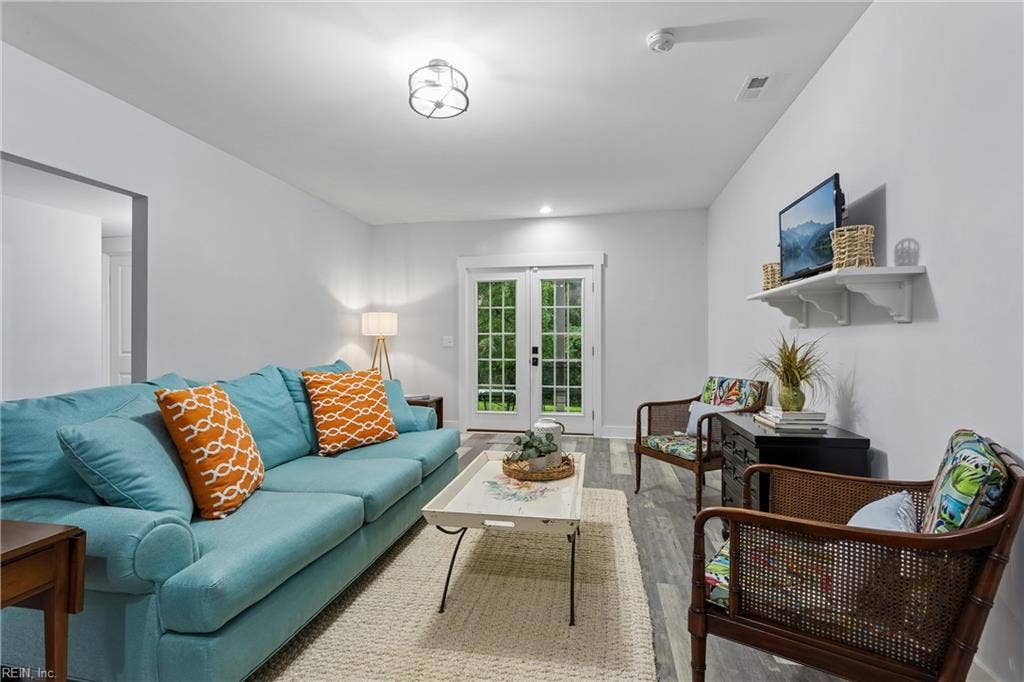 9927 E Cork Road, Toano, VA 23168 9927 E Cork Road, Toano, VA 23168
