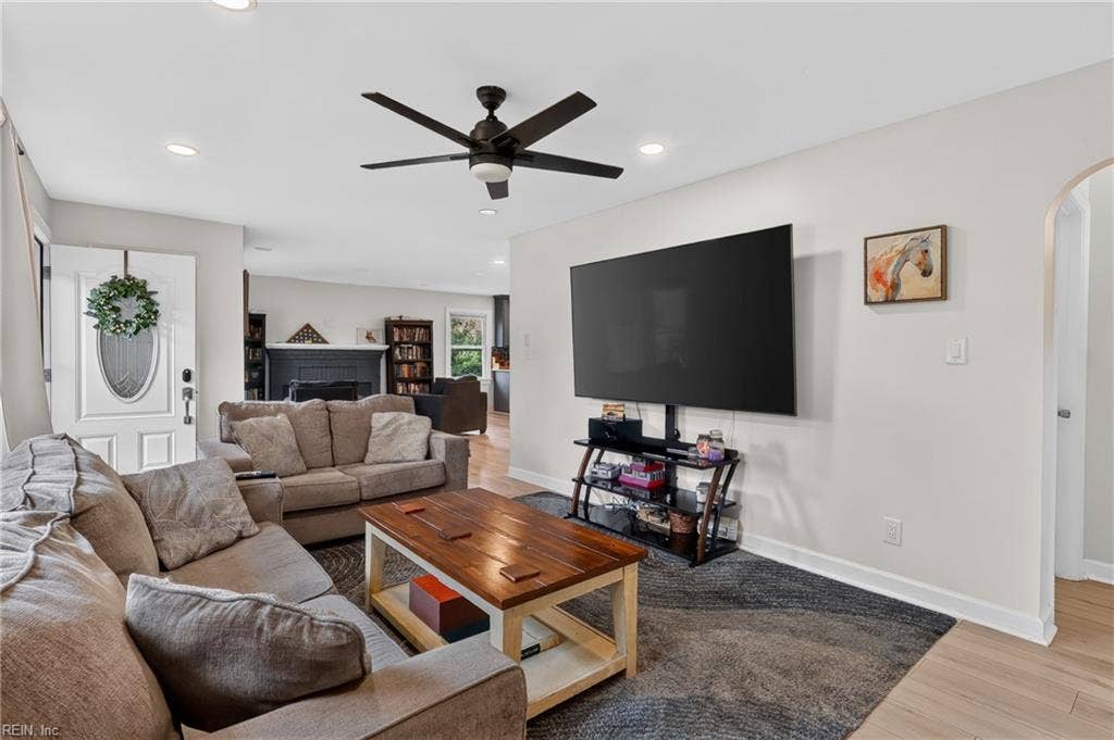 705 Berkshire Terrace, Hampton, VA 23666
