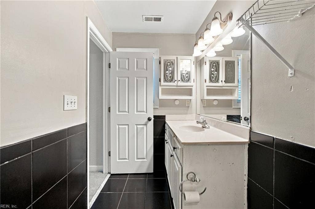 1940 Engle Avenue, Chesapeake, VA 23320 1940 Engle Avenue, Chesapeake, VA 23320