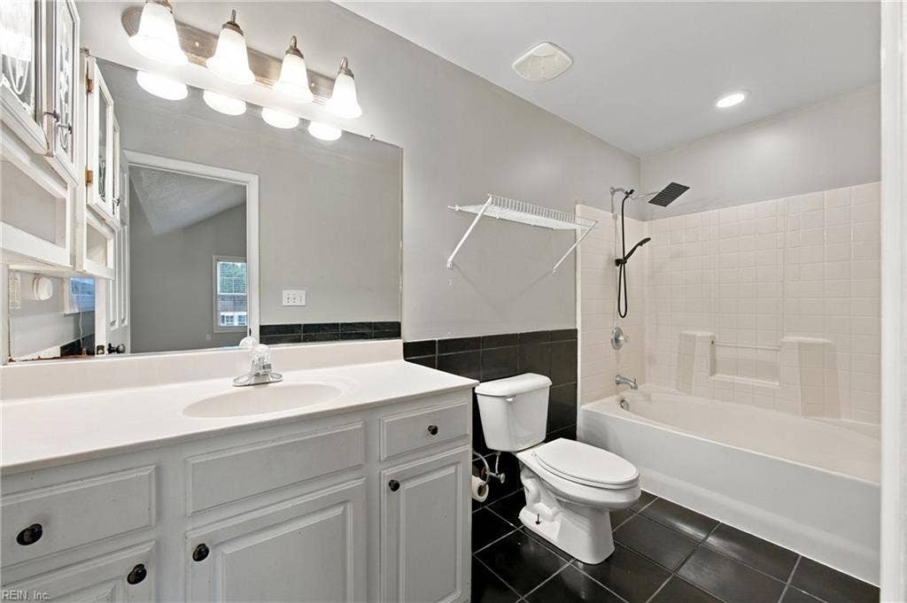 1940 Engle Avenue, Chesapeake, VA 23320 1940 Engle Avenue, Chesapeake, VA 23320