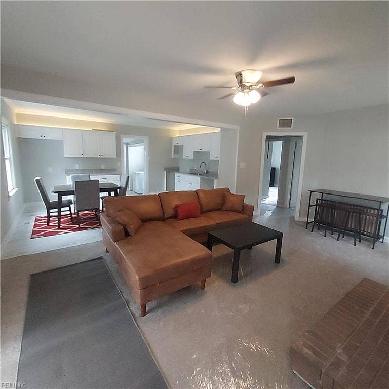 327 Wilton Avenue, Hampton, VA 23669 327 Wilton Avenue, Hampton, VA 23669