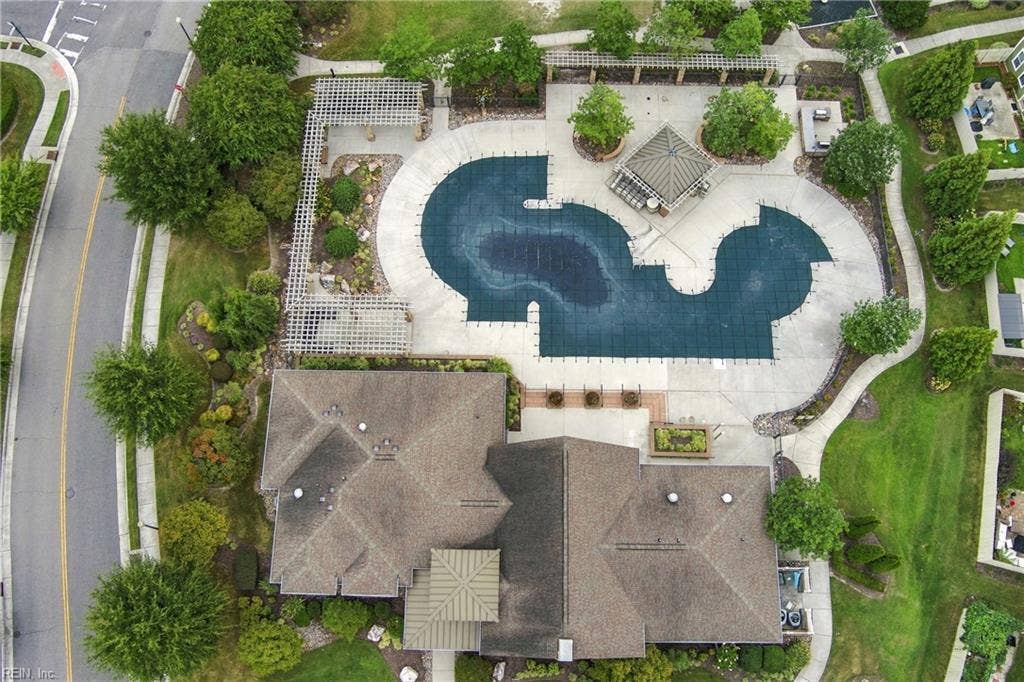 4512 Turnworth Arch, Virginia Beach, VA 23456 Pool