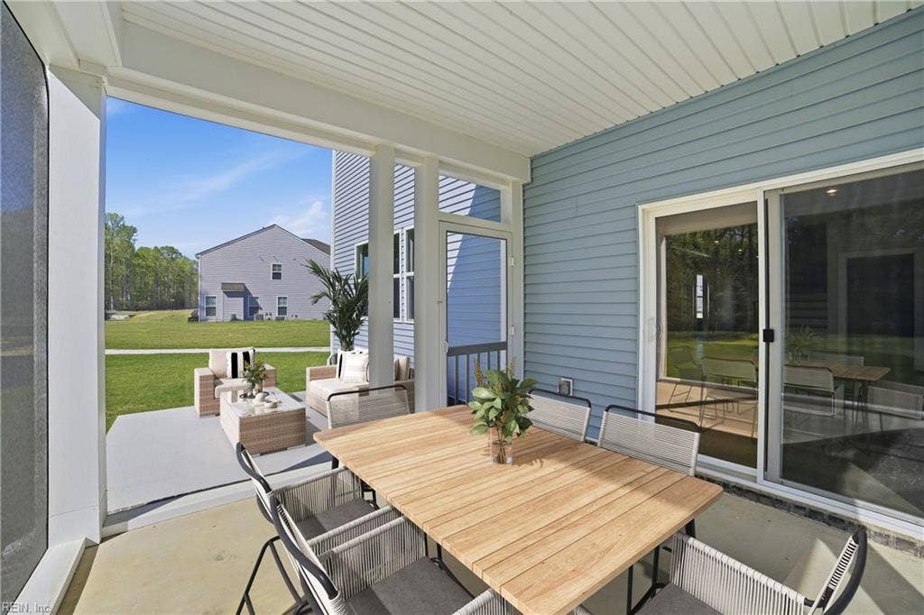 1402 Wharf Hill Drive, Mallory Pointe, Smithfield, VA 23430 Screened Rear Patio