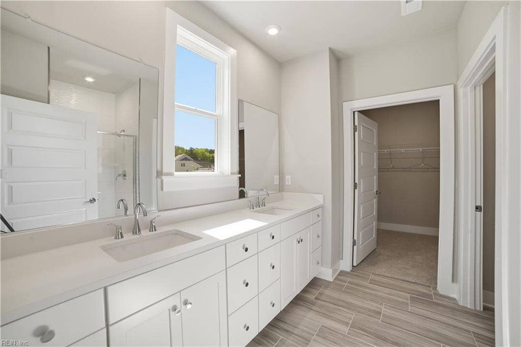 * Primary Bathroom / Walk-In Closet