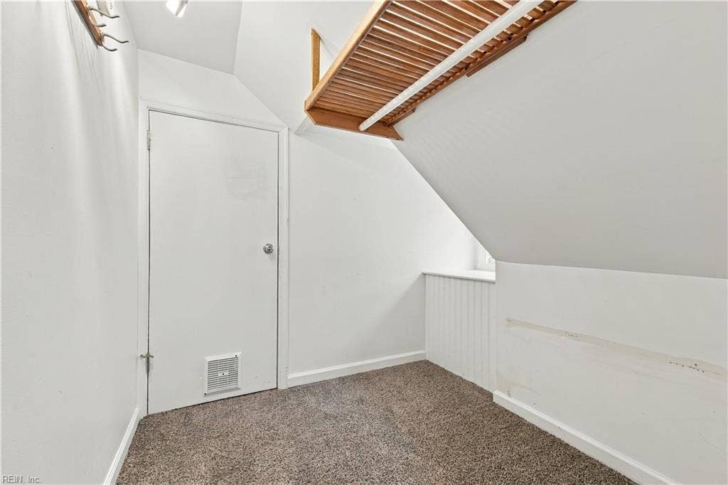 3452 W Bonner Drive, Norfolk, VA 23513 Primary walk in closet