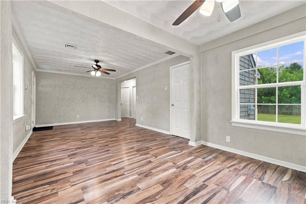 3452 W Bonner Drive, Norfolk, VA 23513 Living area