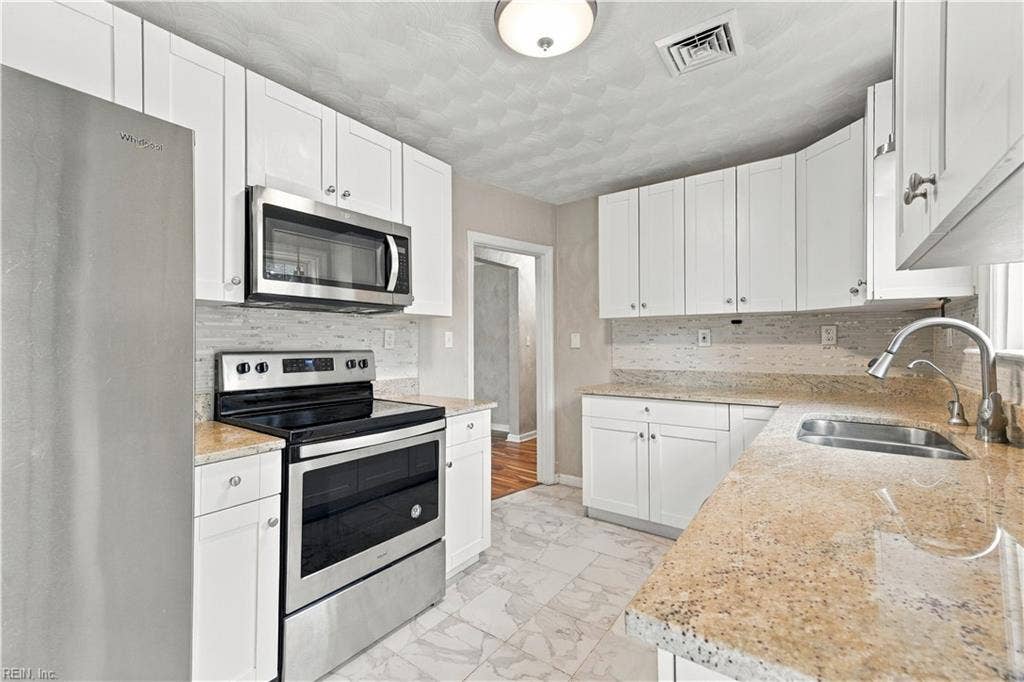 3452 W Bonner Drive, Norfolk, VA 23513 3452 W Bonner Drive, Norfolk, VA 23513