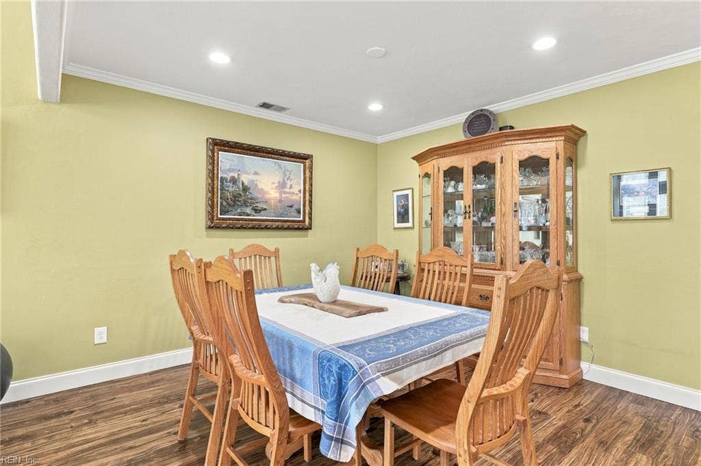 5580 Arboretum Avenue, Virginia Beach, VA 23455 Formal Dining room