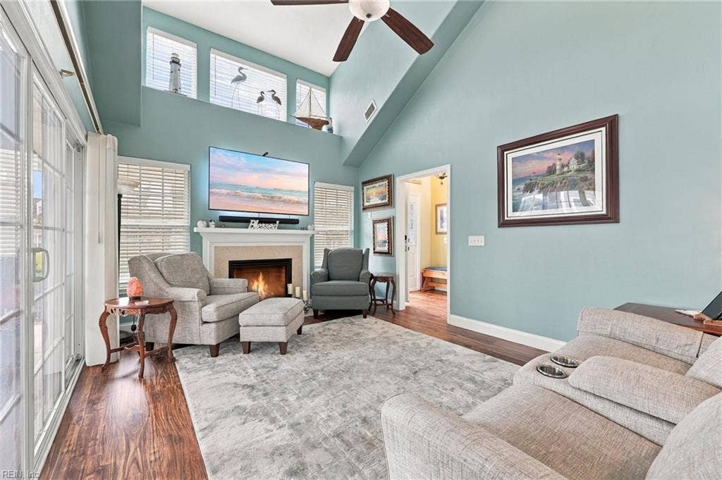 5580 Arboretum Avenue, Virginia Beach, VA 23455 Cozy gas fireplace