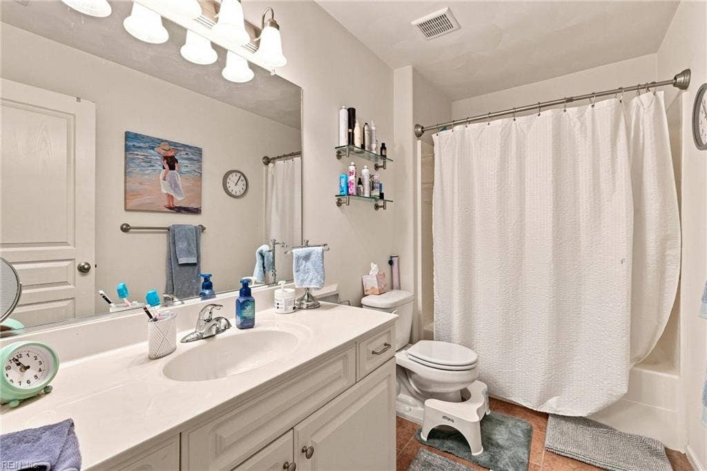 5428 Season Lane, Sajo Farm, Virginia Beach, VA 23455 Full bath