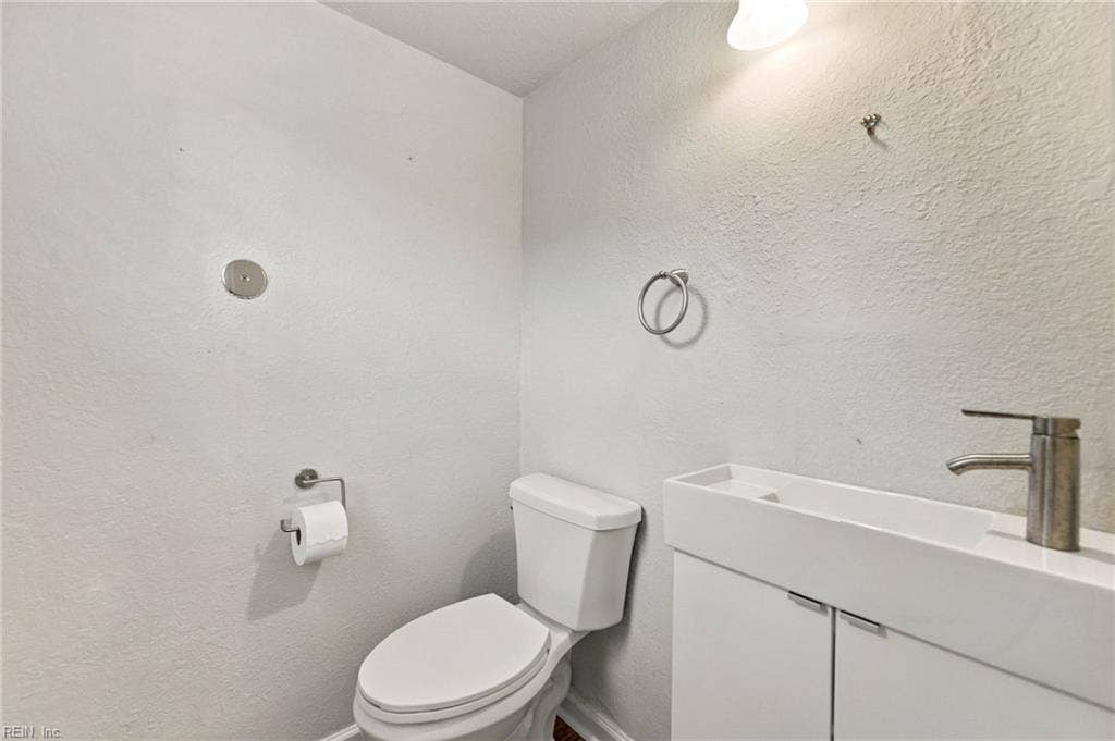 1733 Greenhouse Road, Lake Shores, Virginia Beach, VA 23455