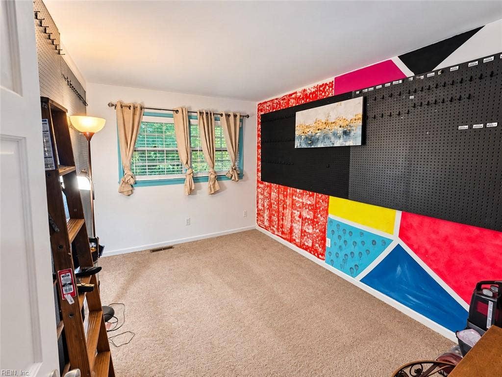417 Hustings Lane, #D, Newport News, VA 23608 Guess Room 2