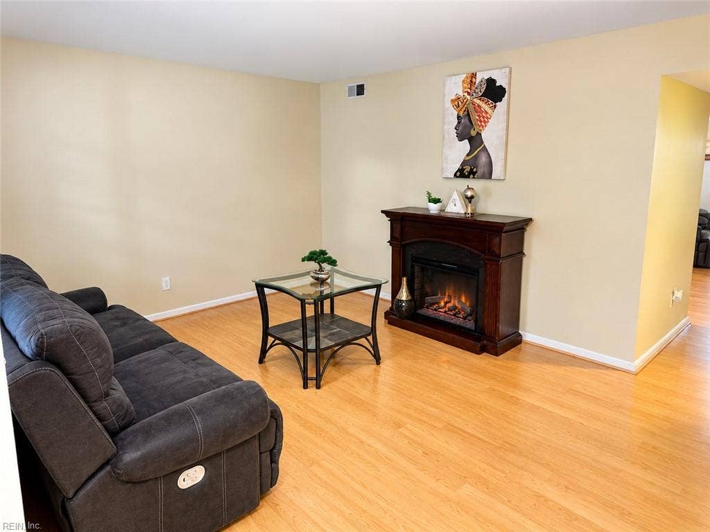 417 Hustings Lane, #D, Newport News, VA 23608 417 Hustings Lane, #D, Newport News, VA 23608
