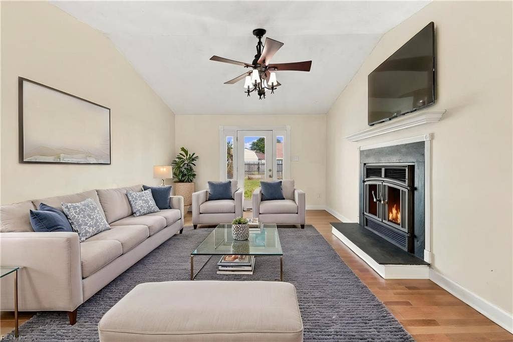 1877 Scarlotti Court, Virginia Beach, VA 23454 1877 Scarlotti Court, Virginia Beach, VA 23454