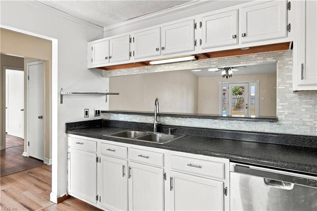 1877 Scarlotti Court, Virginia Beach, VA 23454 1877 Scarlotti Court, Virginia Beach, VA 23454