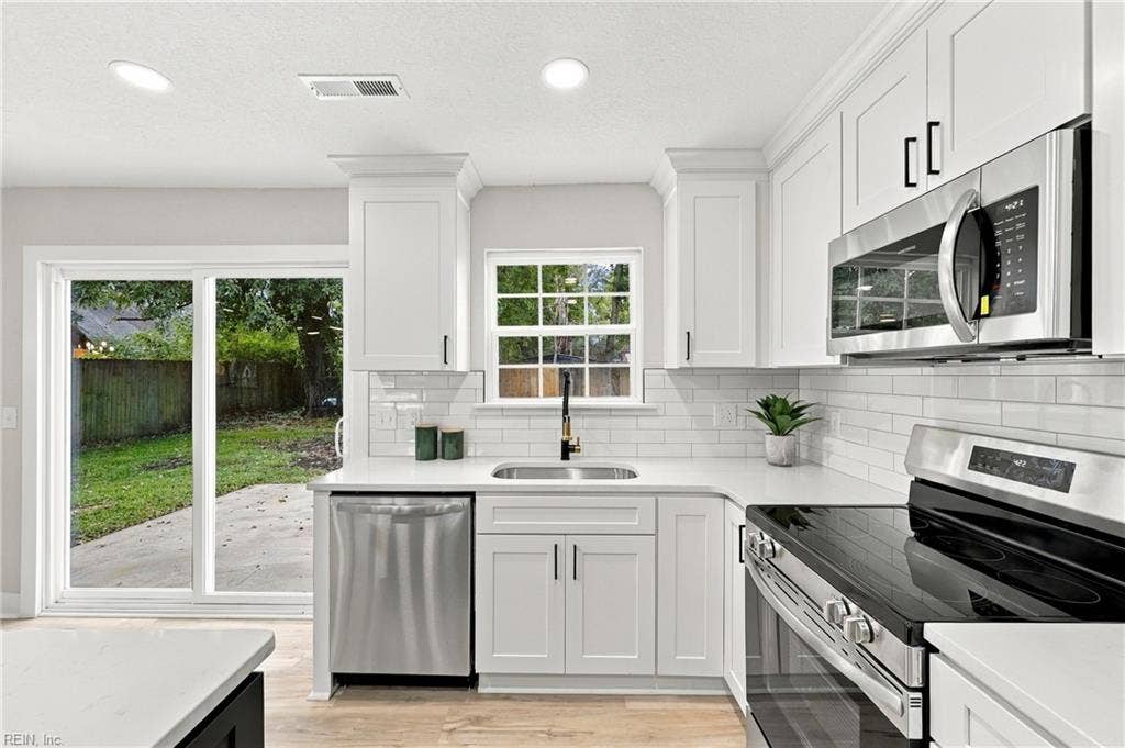 1405 Salton Drive, Chesapeake, VA 23325 1405 Salton Drive, Chesapeake, VA 23325