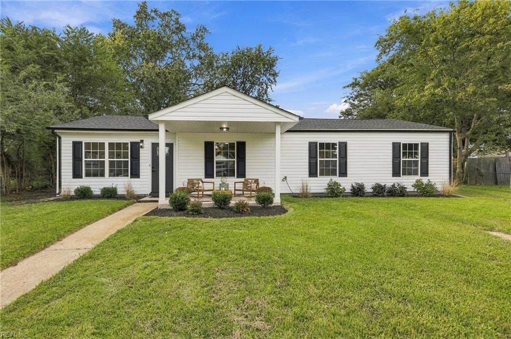 1405 Salton Drive, Chesapeake, VA 23325 1405 Salton Drive, Chesapeake, VA 23325