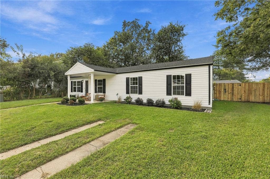 1405 Salton Drive, Chesapeake, VA 23325 1405 Salton Drive, Chesapeake, VA 23325