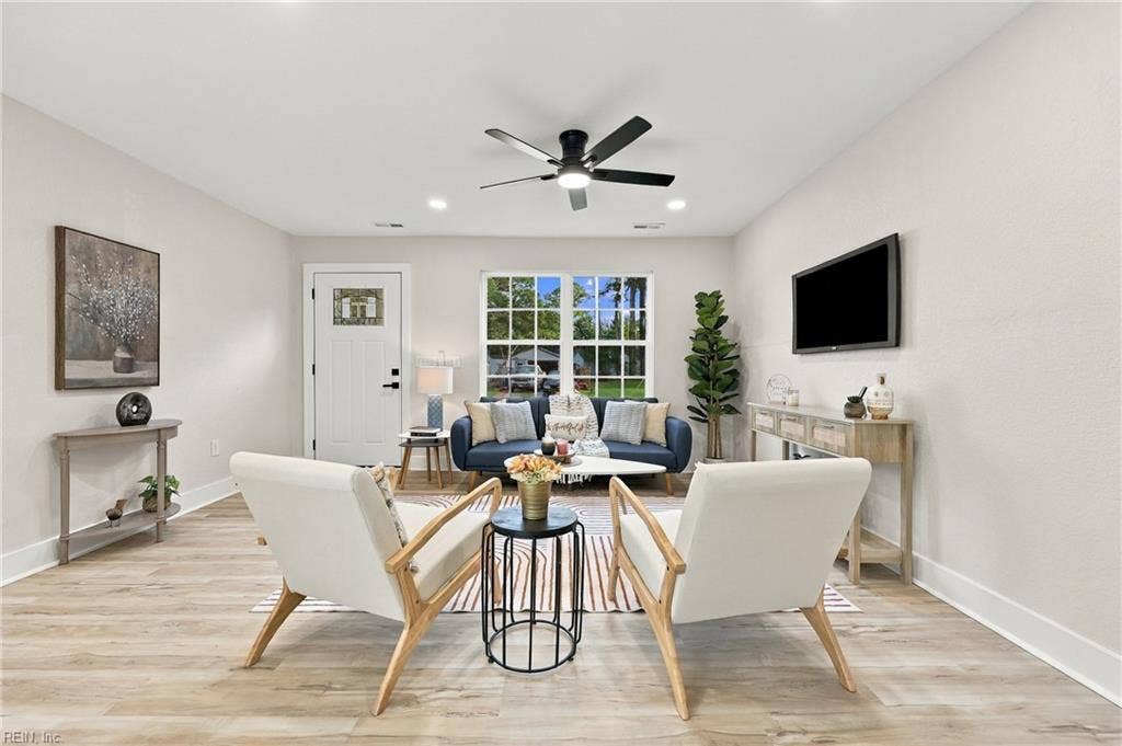 1405 Salton Drive, Chesapeake, VA 23325 1405 Salton Drive, Chesapeake, VA 23325