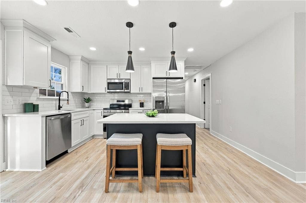 1405 Salton Drive, Chesapeake, VA 23325 1405 Salton Drive, Chesapeake, VA 23325