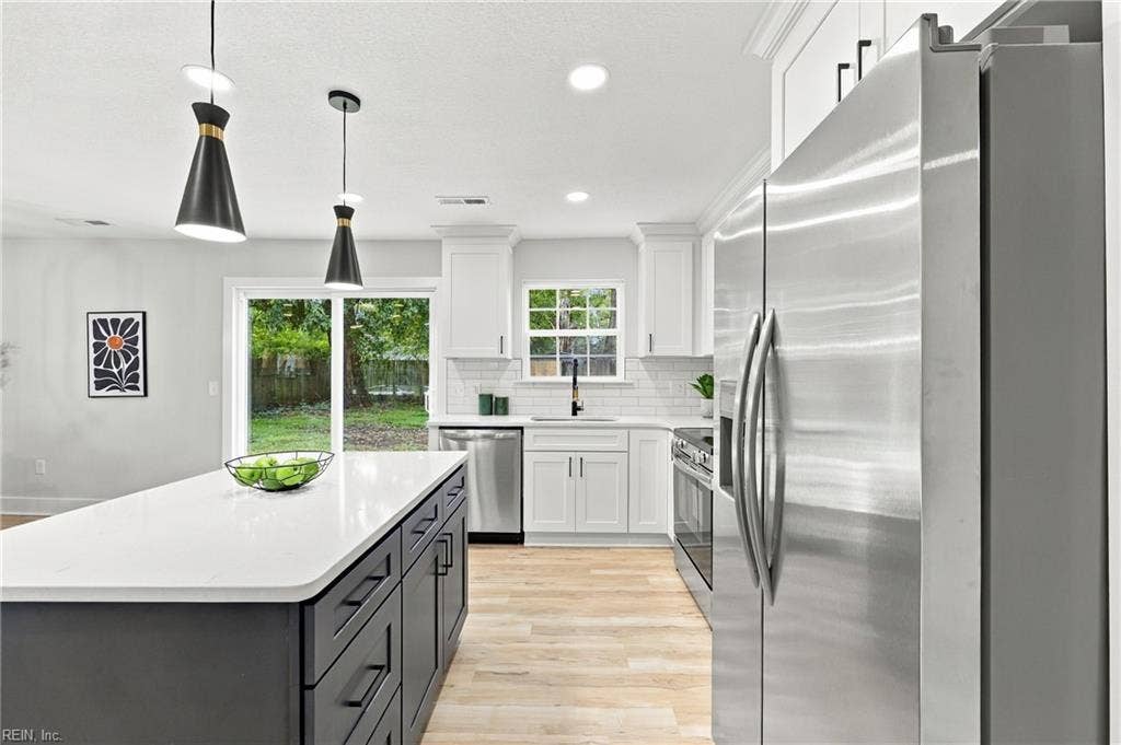 1405 Salton Drive, Chesapeake, VA 23325 1405 Salton Drive, Chesapeake, VA 23325